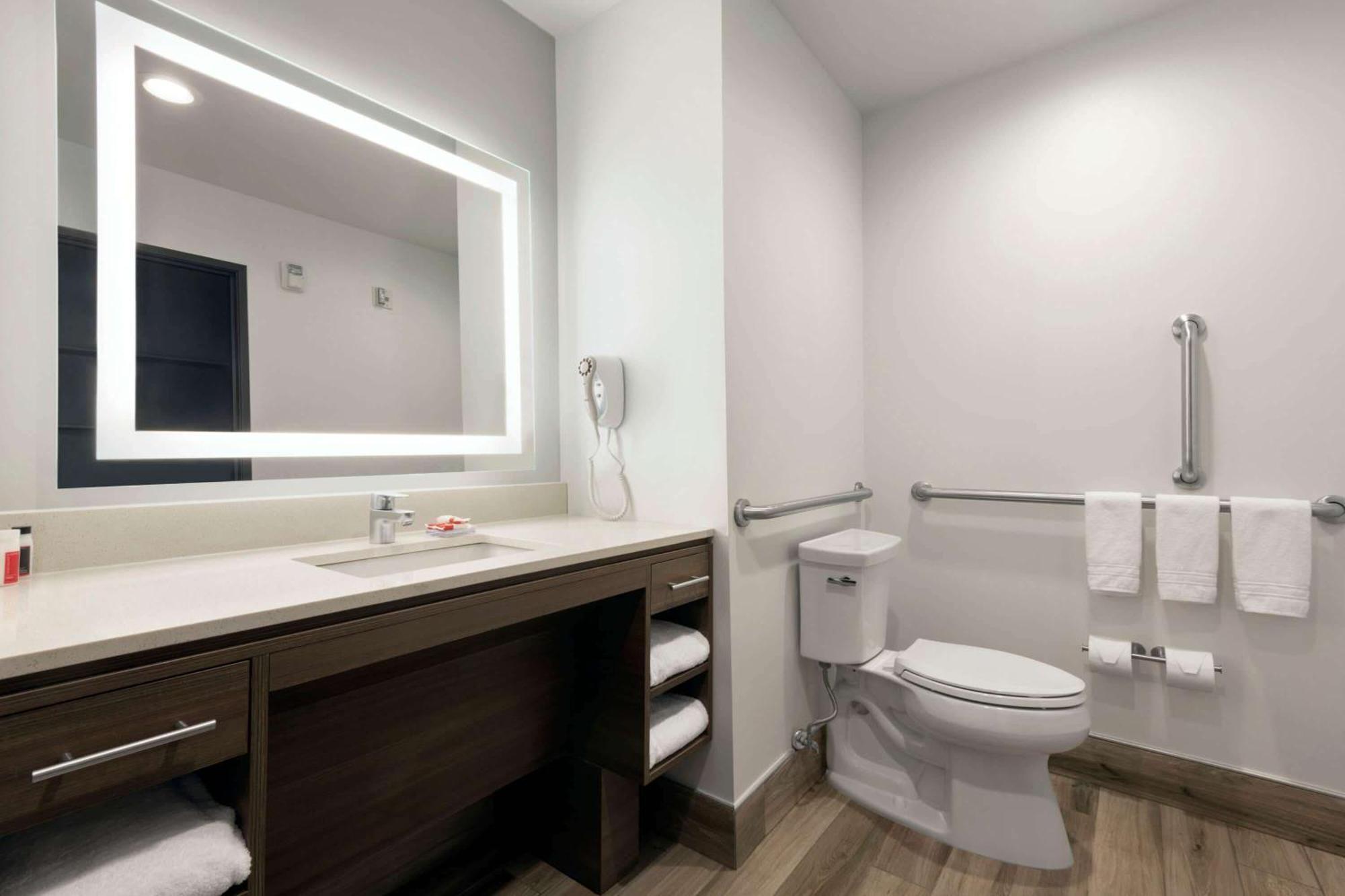 Days Inn By Wyndham Beaumont West I-10 Walden Bagian luar foto